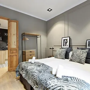  Apartment Sagrada266 By Chicstays